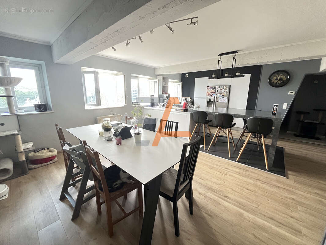 Appartement à SAINT-ETIENNE