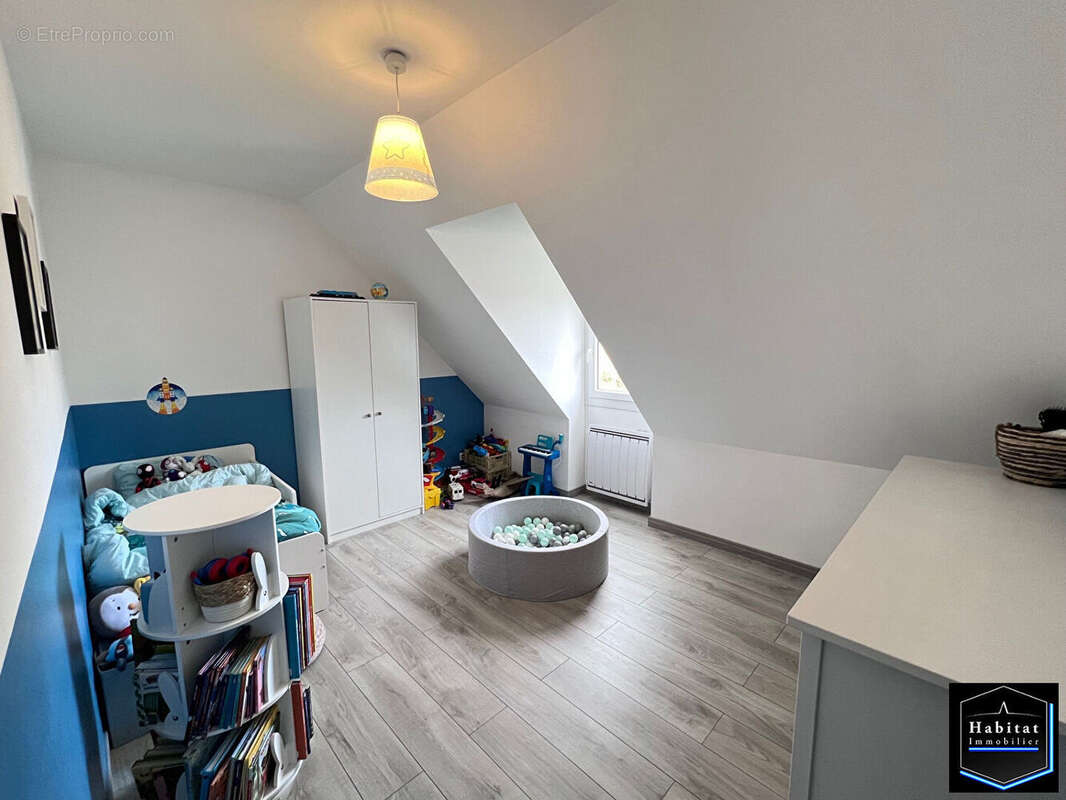 Maison à LE PLESSIS-BELLEVILLE