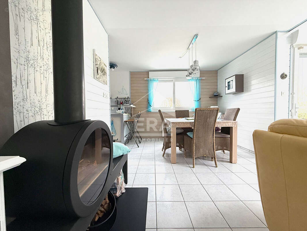 Maison à AIX-EN-ISSART