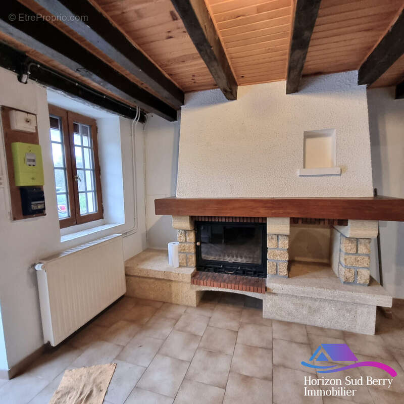 insert - Maison à VIGOULANT