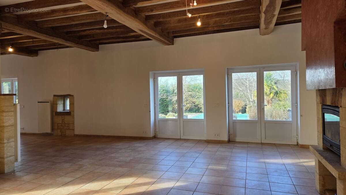 Pièce de vie - Maison à LE BUGUE