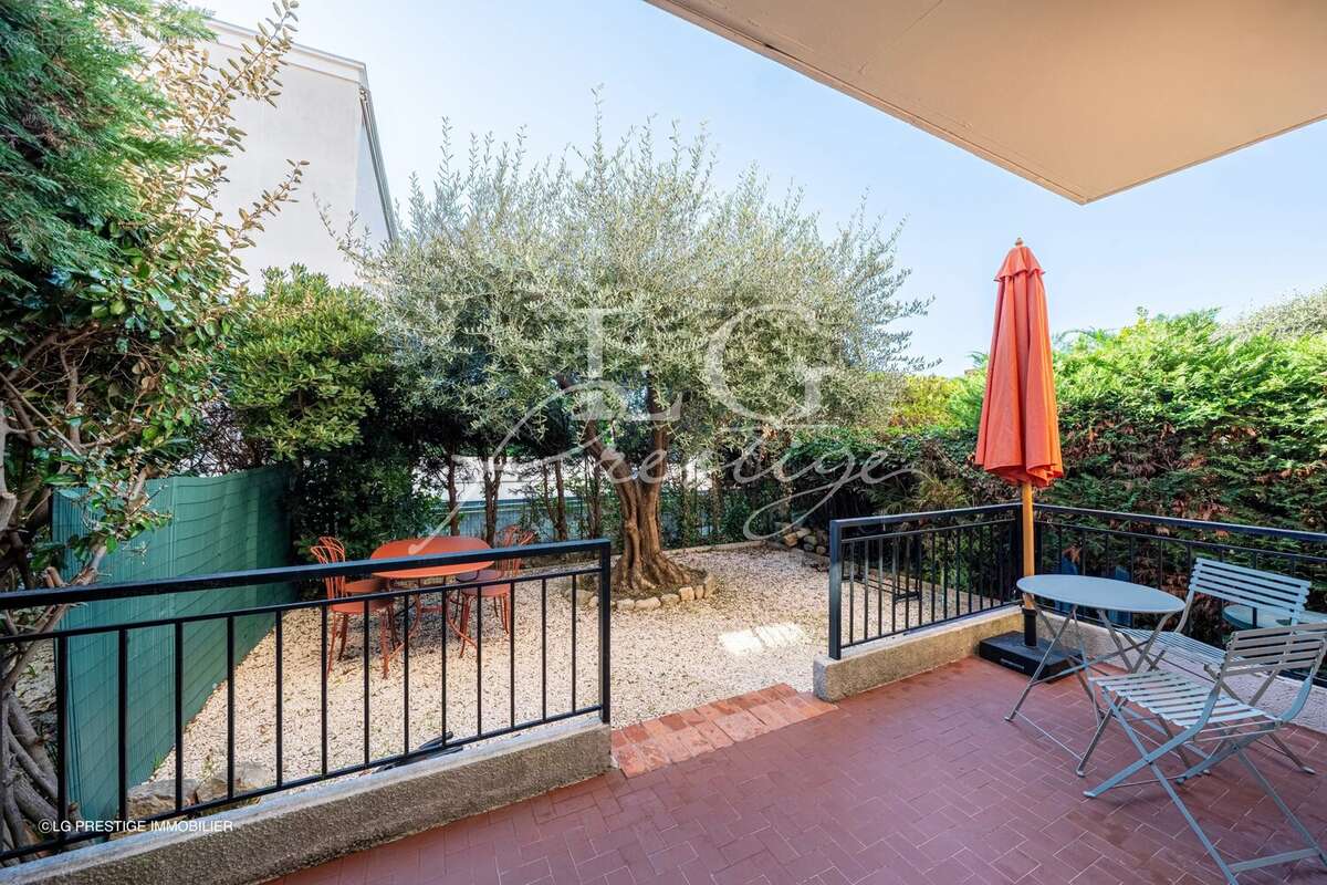 Appartement à MANDELIEU-LA-NAPOULE