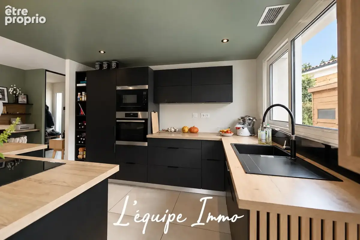 Proche centre ville, maison contemporaine de plain-pied avec piscine et garage - photo 7