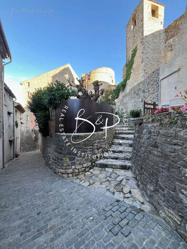 Appartement à CARCES