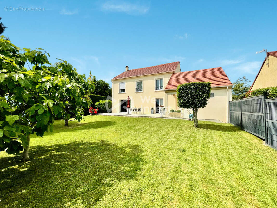 Maison à CONCHES-SUR-GONDOIRE