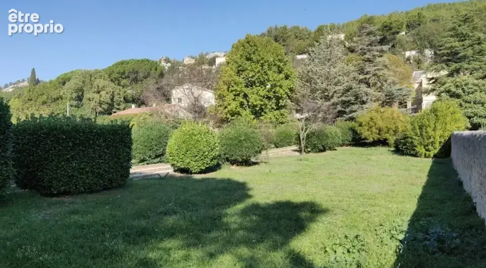 Photo Terrain à La Fare-Les-Oliviers au prix de 210 000€