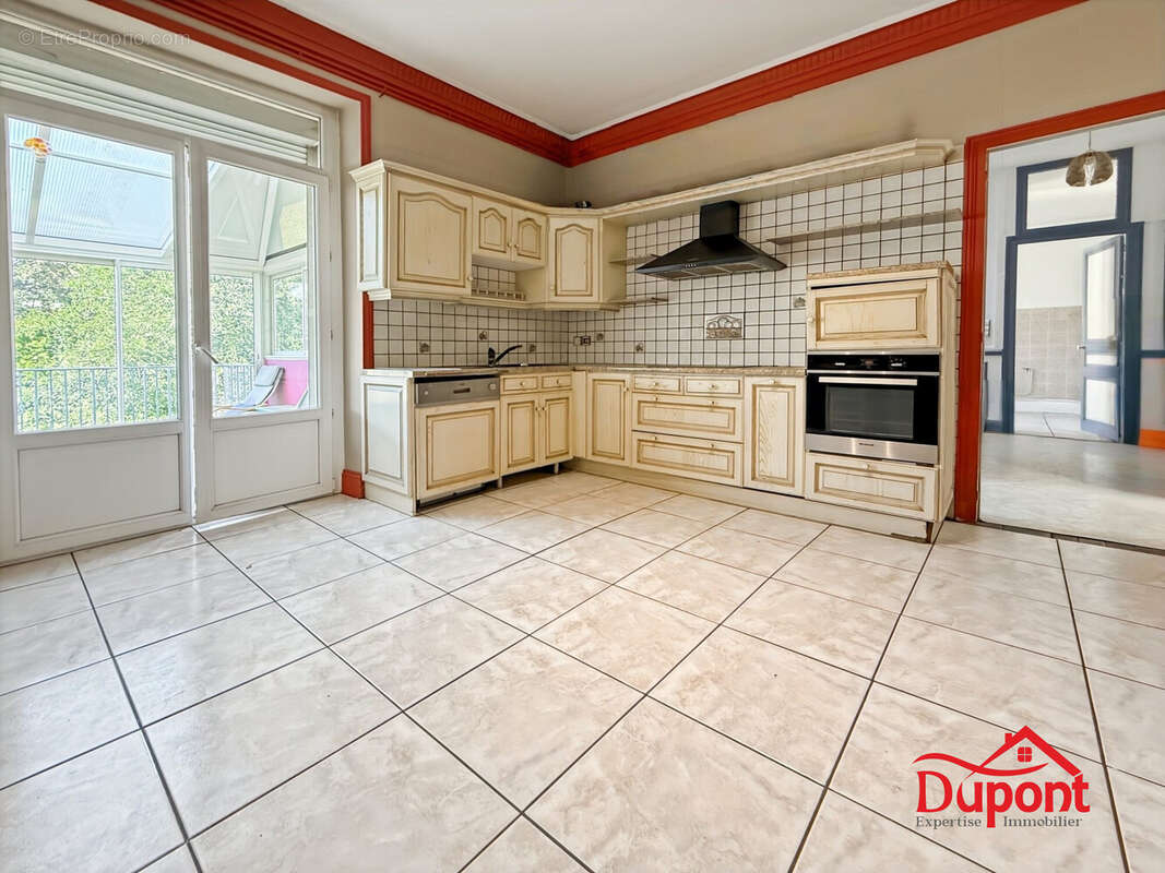 Maison 250 m² à Charleville-Mezieres  - photo 3