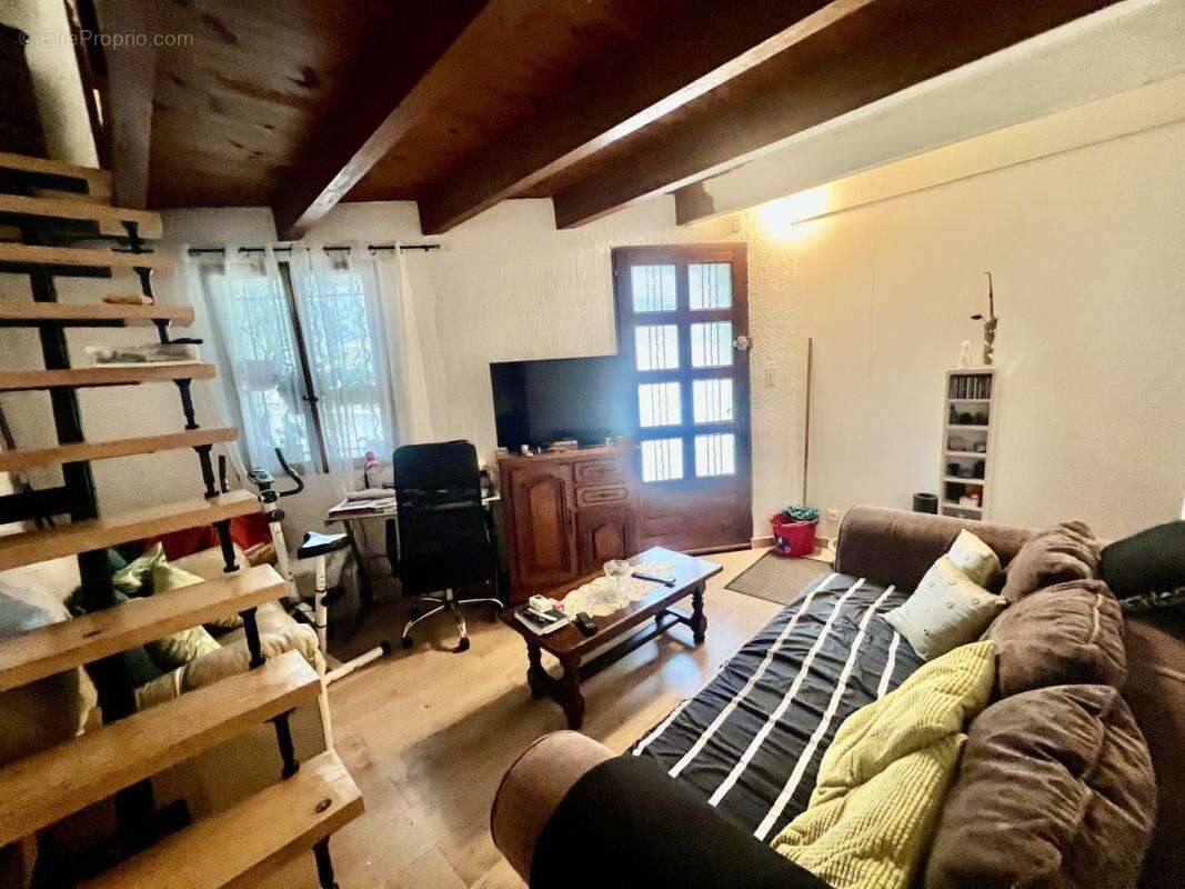 Maison 50 m² à Saint-Gilles  - photo 4