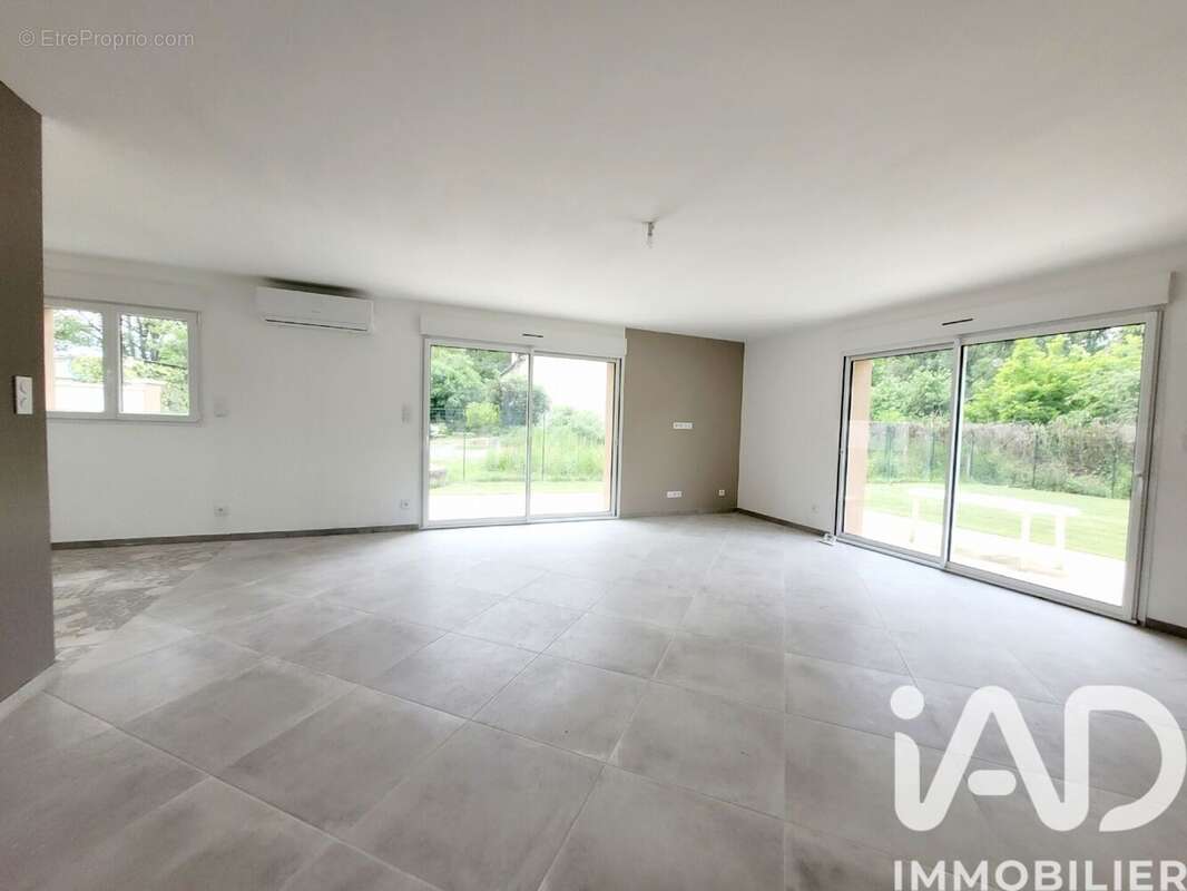 Maison 100 m² à Courtacon  - photo 4