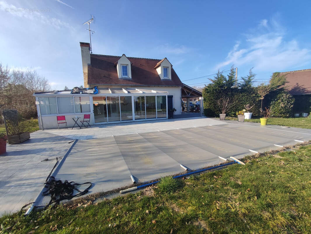 Maison à CHEVILLON-SUR-HUILLARD