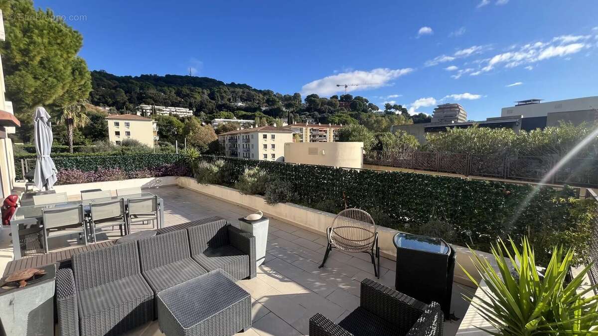 Appartement à LE CANNET