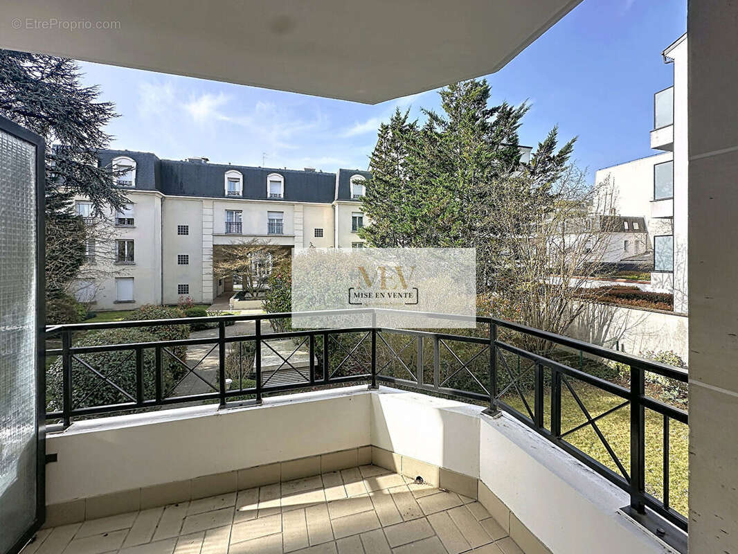 Appartement à LE PERREUX-SUR-MARNE