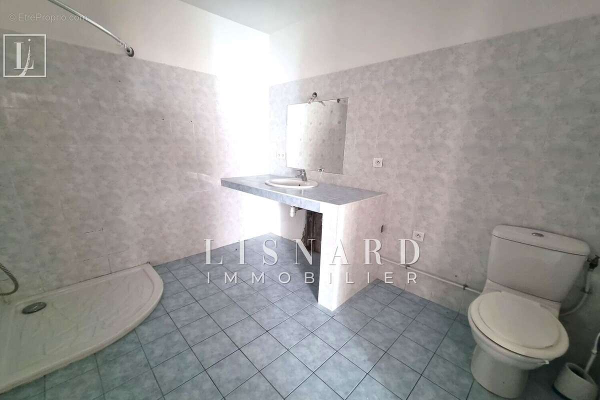 Appartement à VALLAURIS