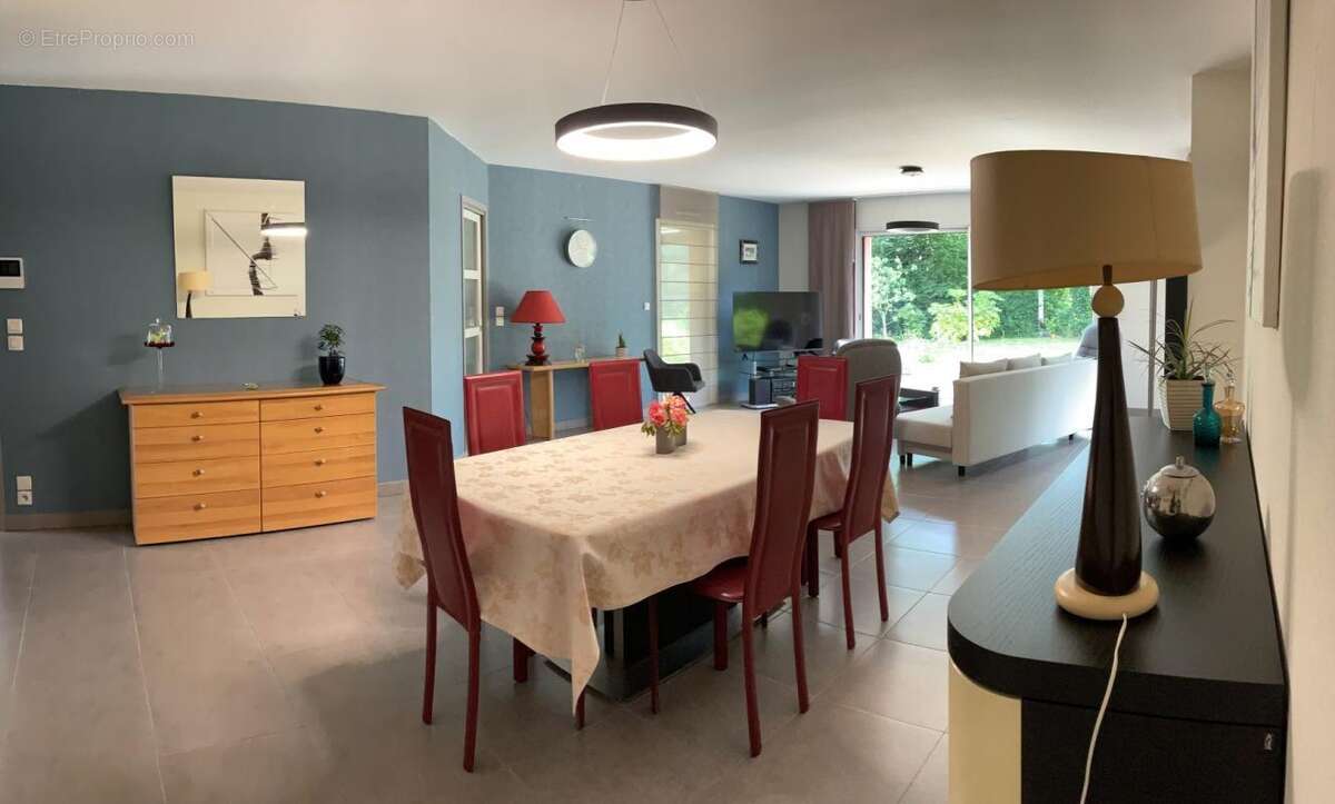 Maison à SAINTE-LUCE-SUR-LOIRE