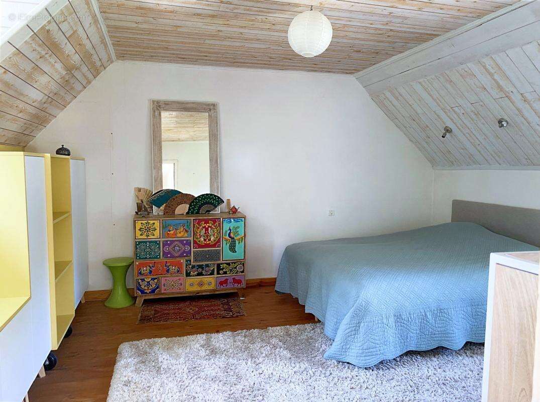 Propriété en pierre 208 m² dont 45 m² de véranda + grange 180 m² – Accessible PMR – 7000 m² – 20 min de Vannes! - photo 17