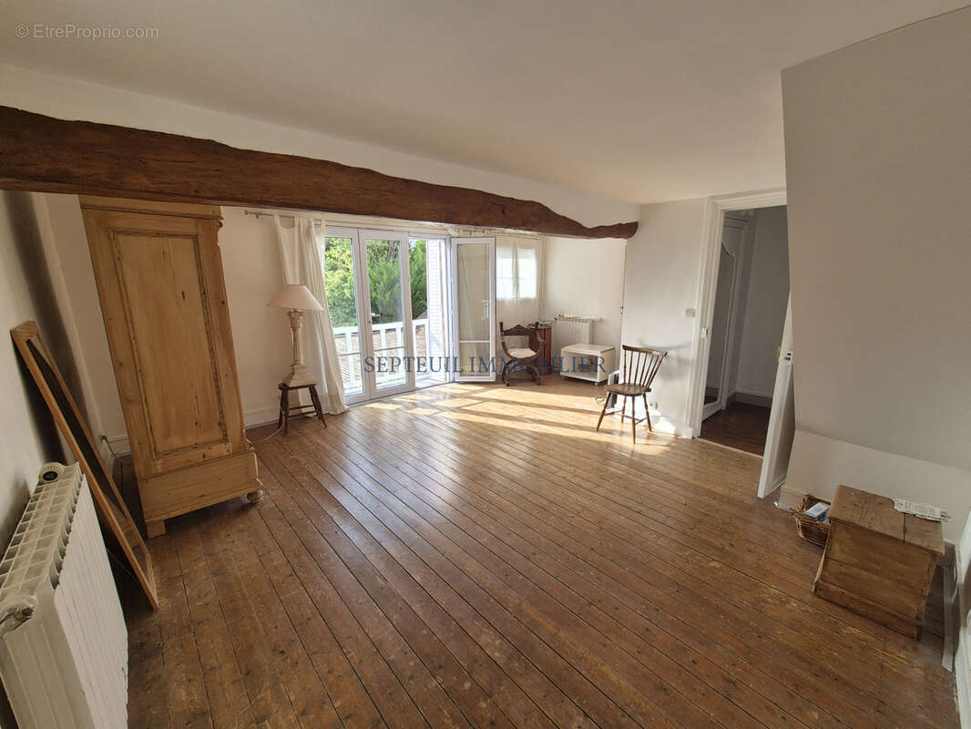 Maison ancienne ancienne avec dépendances. 360 m2 habitables sur 5 790 m2 de terrain. - photo 16