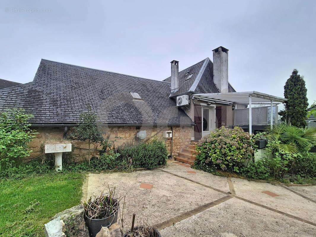 Maison à BEAUREGARD-DE-TERRASSON