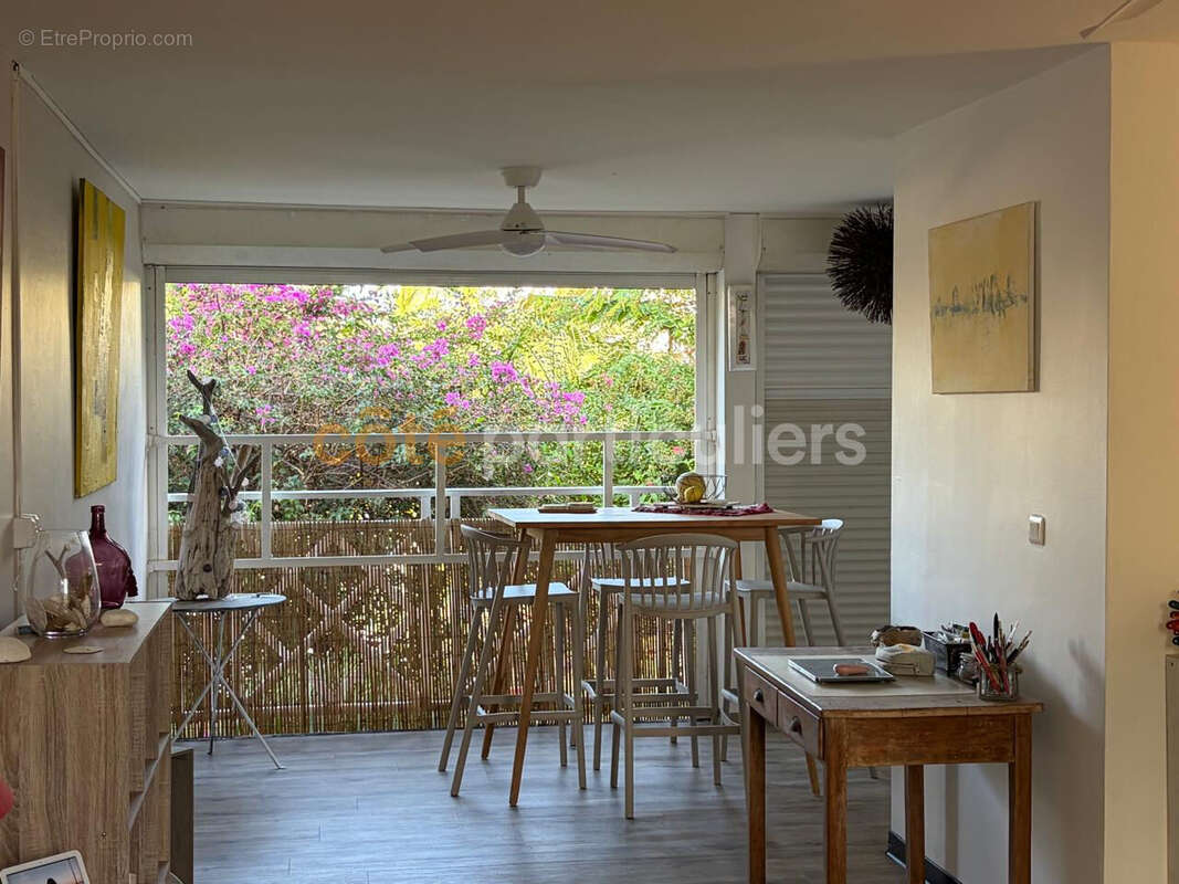 À VENDRE -T2 en rez-de-jardin  résidence avec piscine LE GOSIER - photo 2