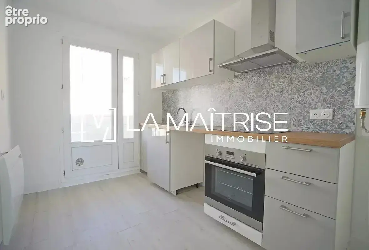 Appartement 70 m² à Marseille-5e  - photo 2