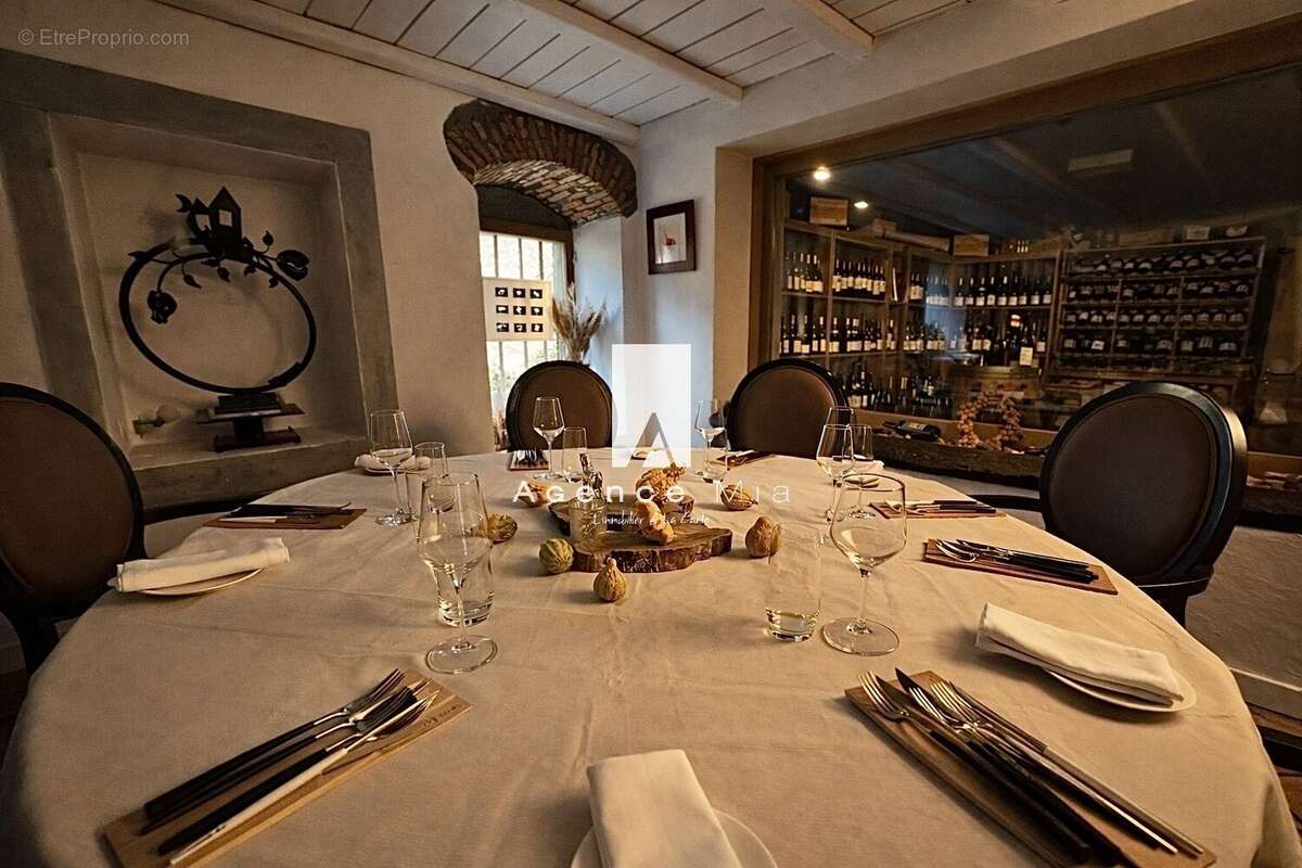 Commerce à DOUVAINE