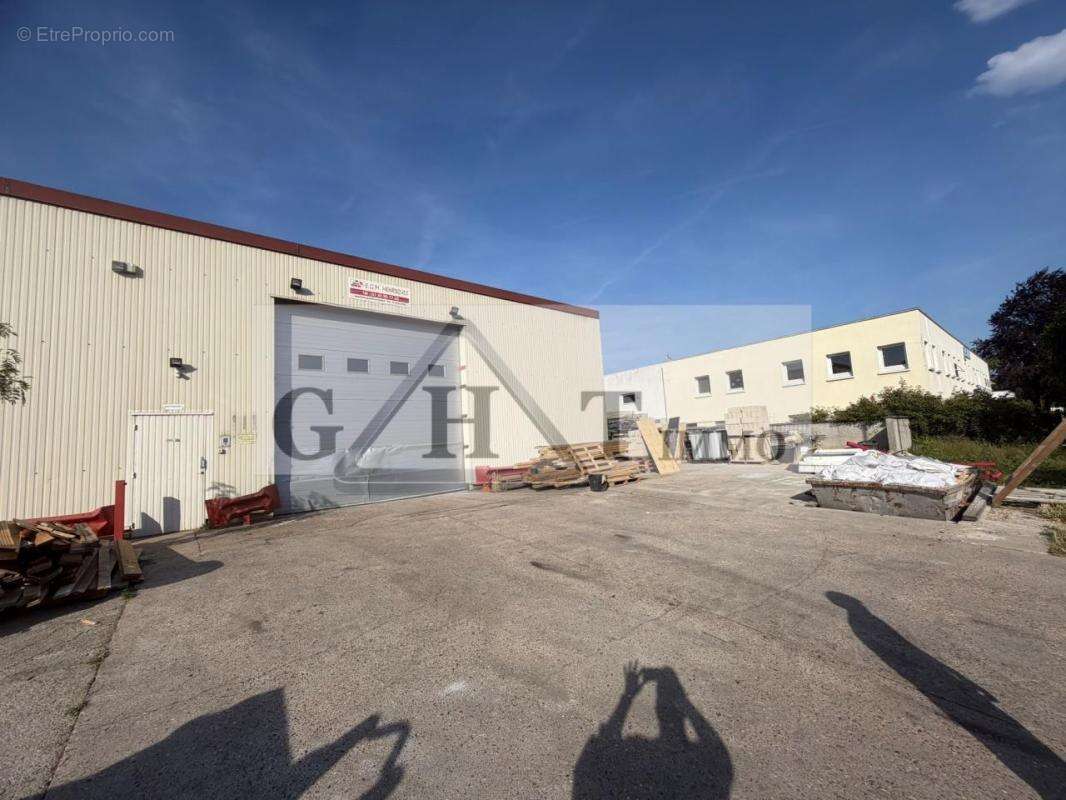 Entrepot bureaux 900 m2 a la vente a chennevières-sur-marne - photo 2