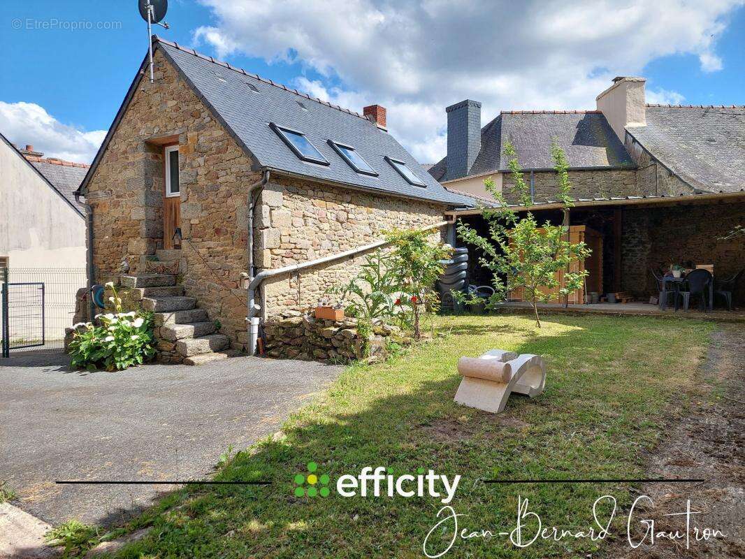 Maison à SAINT-NICOLAS-DU-PELEM