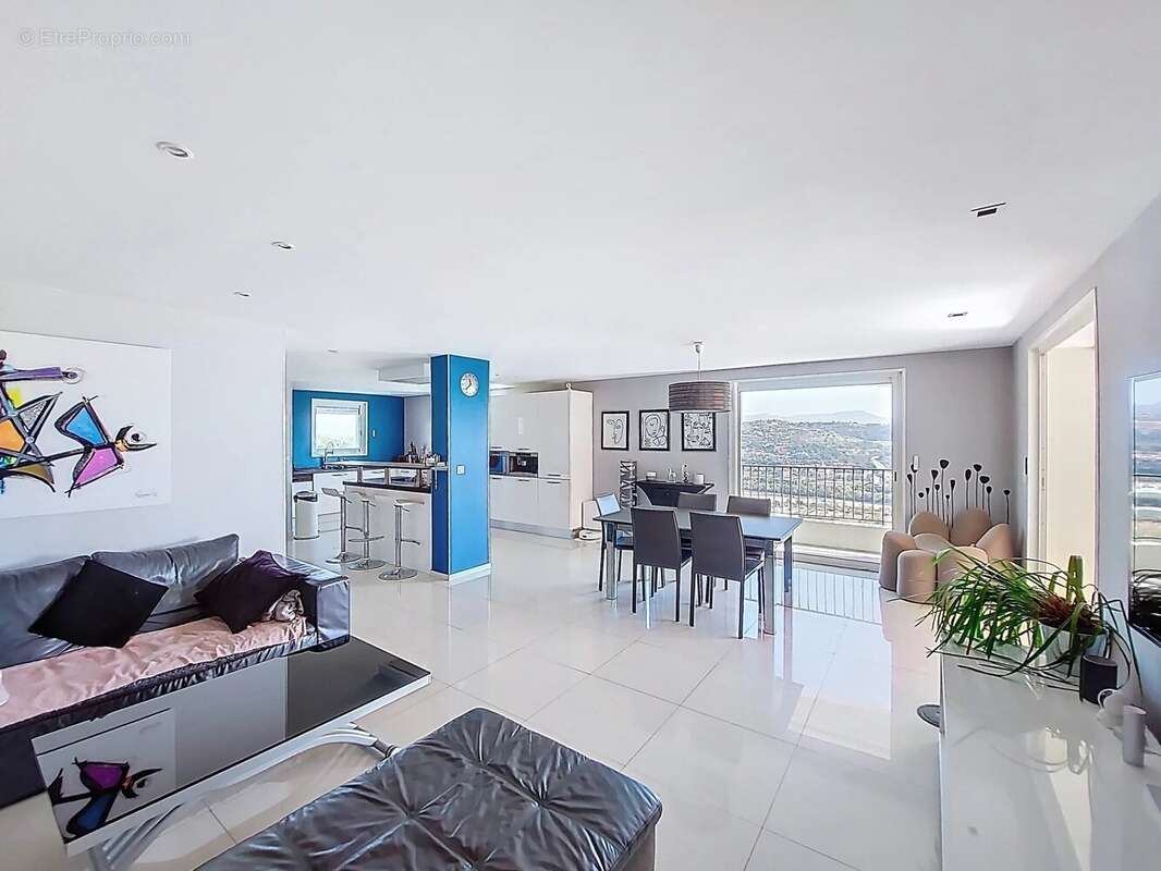 Maison à SAINT-LAURENT-DU-VAR