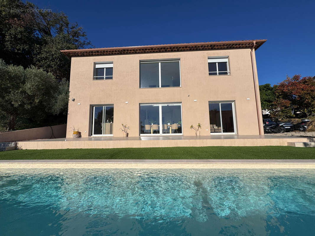 Maison à CAGNES-SUR-MER