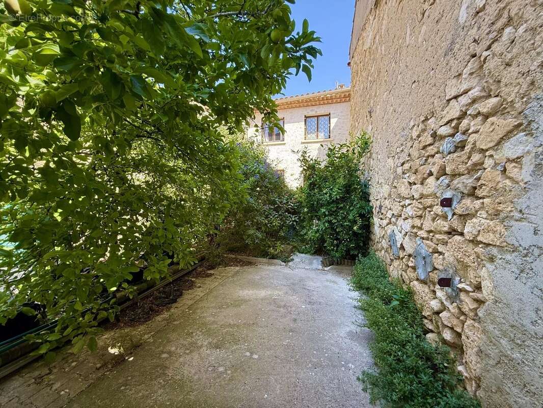 Maison à ROQUEFORT-DES-CORBIERES