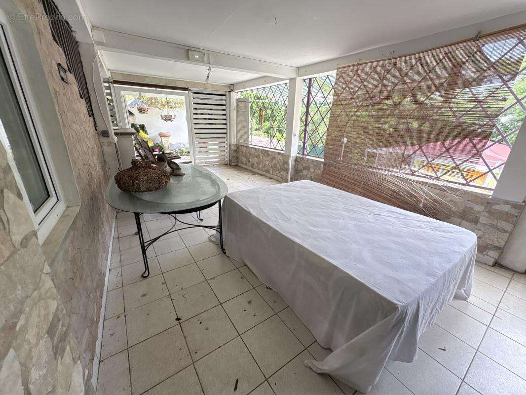 A VENDRE : VILLA F9 à Trois Rivière (97114) - photo 23