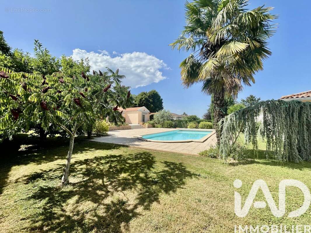 Photo 2 - Maison à MARCILLY-D&#039;AZERGUES