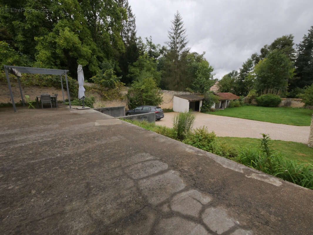 Maison à BERCHERES-SUR-VESGRE