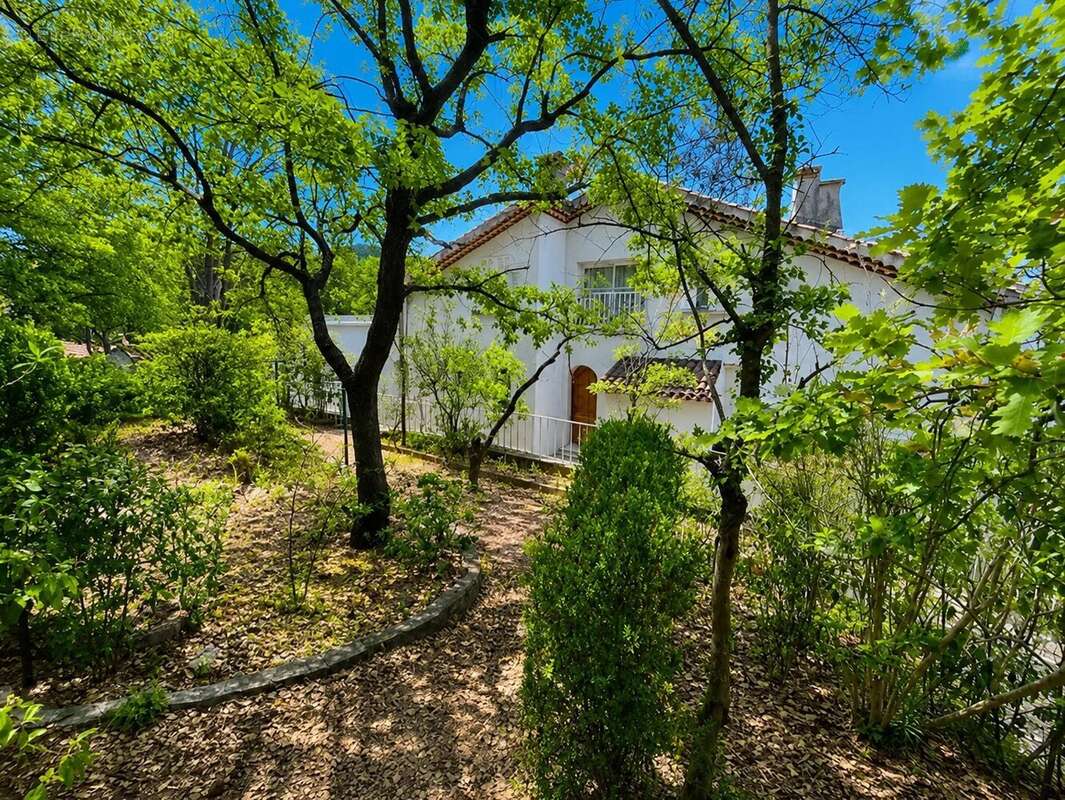 Appartement à LE THOLONET