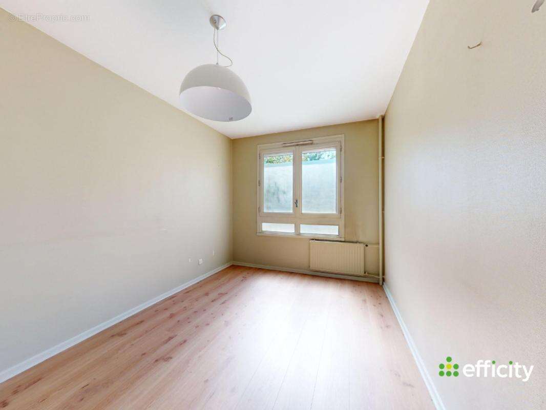 Appartement à LIMAS