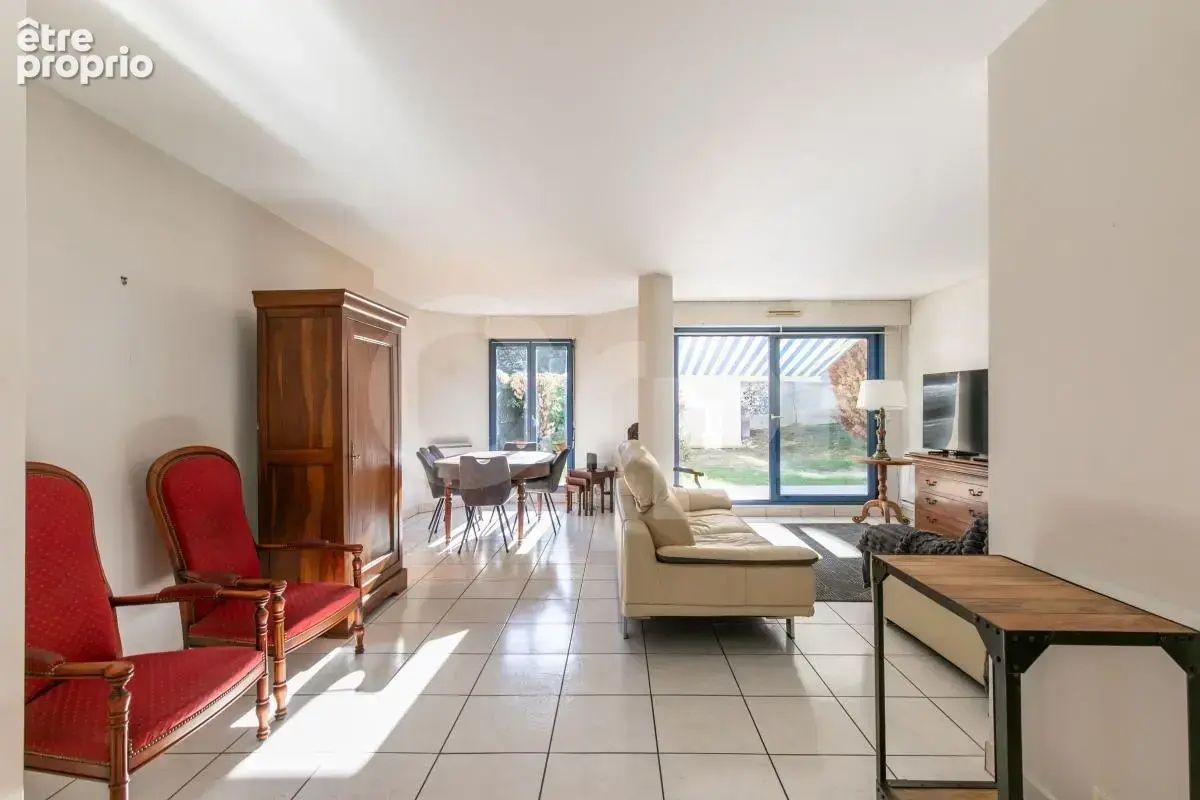 Le Perreux-sur-Marne – Appartement de 98 m² avec jardin privatif de 400 m² et un double box sécurisé - photo 2