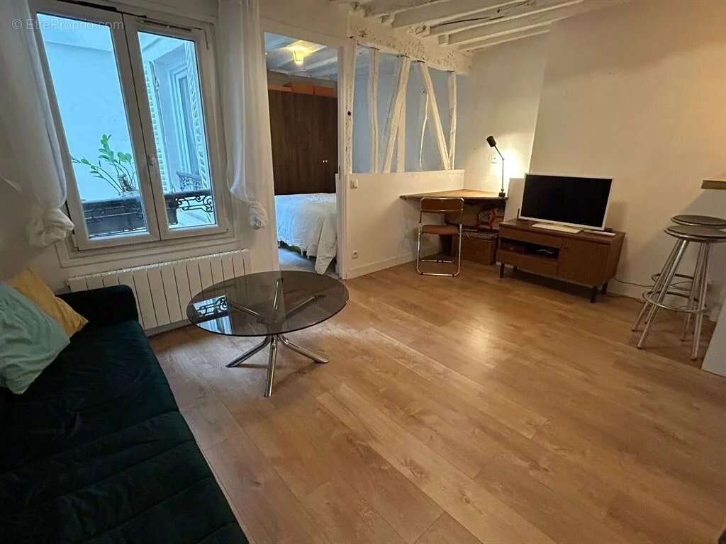 Appartement à PARIS-10E