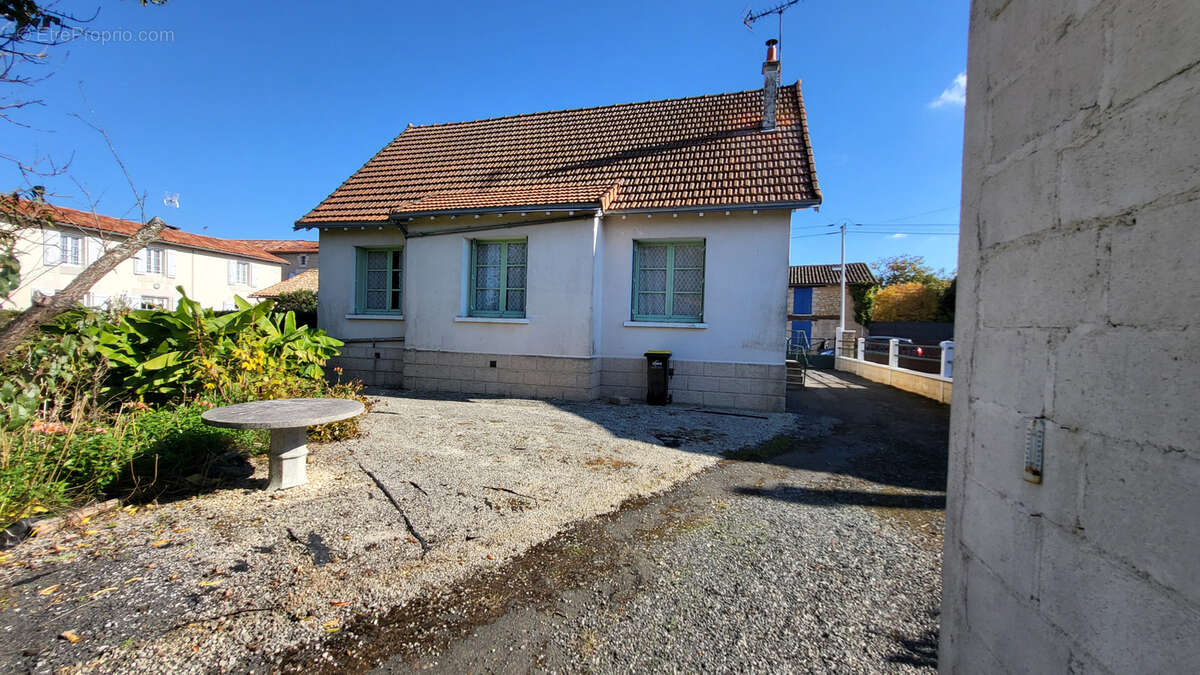 Maison à CEAUX-EN-COUHE