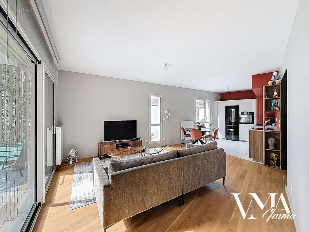 Appartement à COLLONGES-AU-MONT-D'OR