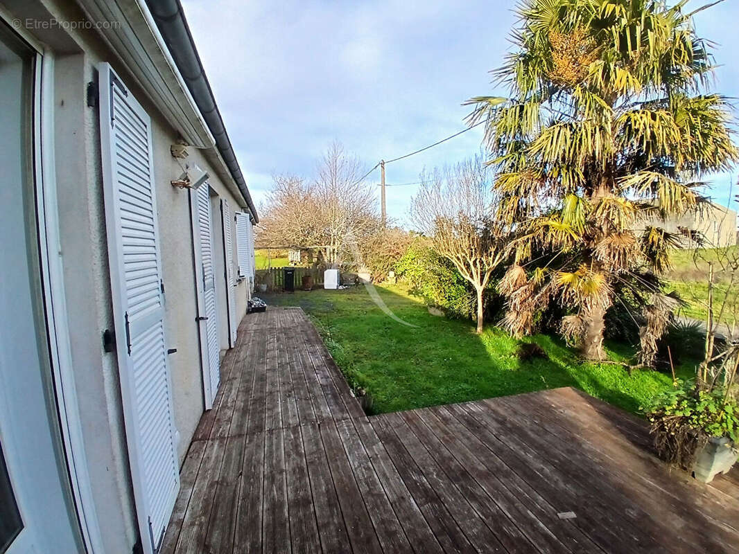 Maison à MONTPELLIER-DE-MEDILLAN