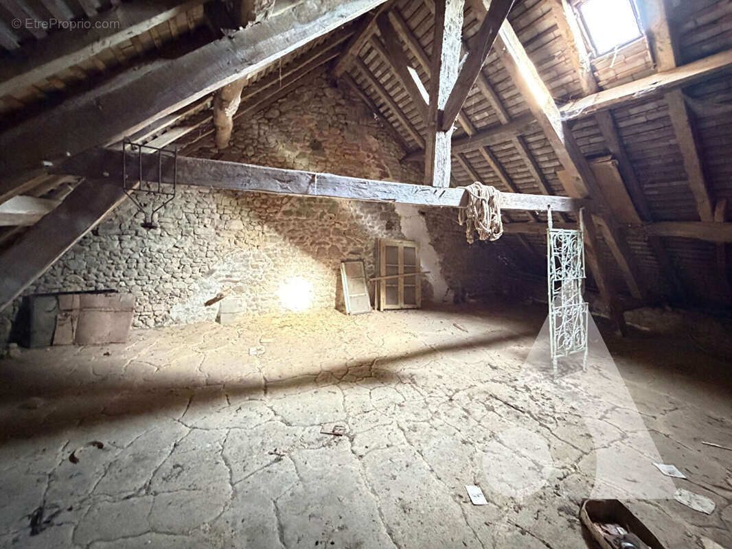 Maison à PIONNAT