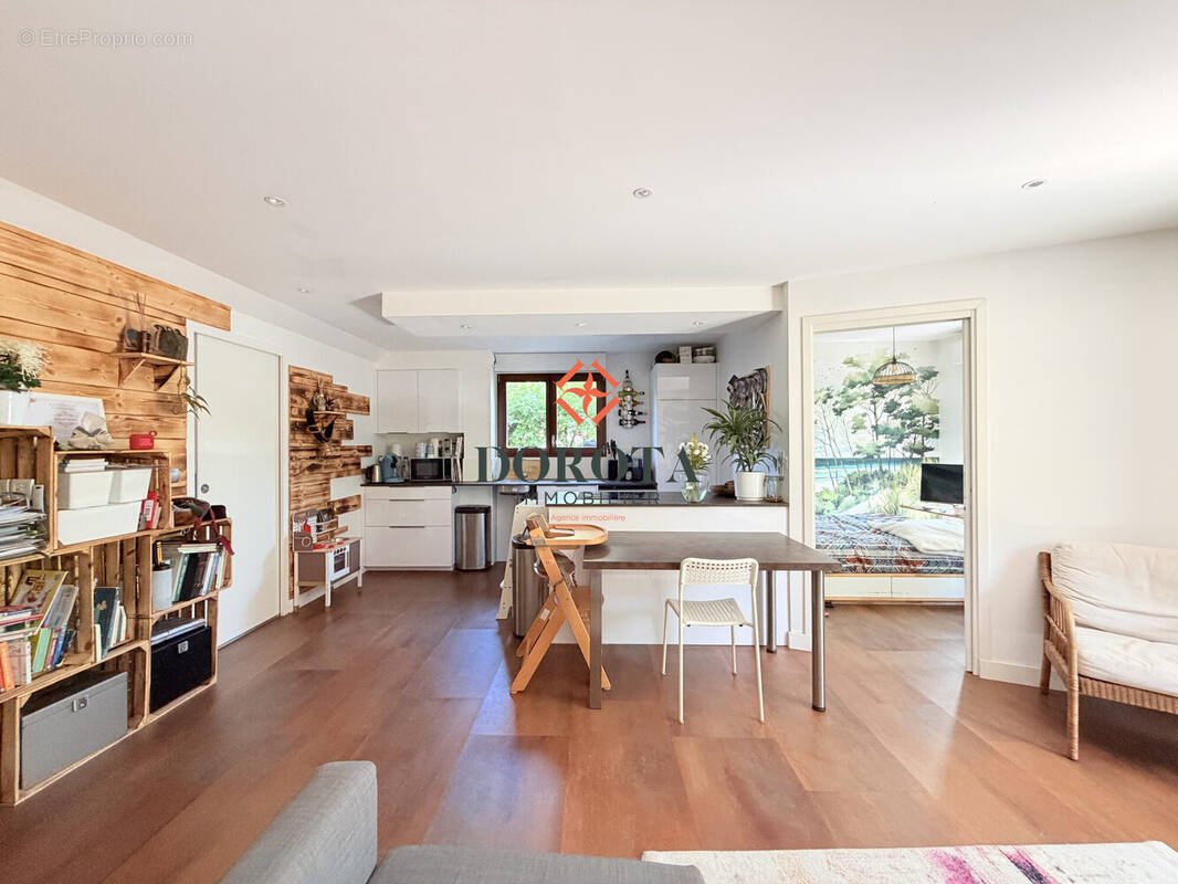 Appartement à MEYLAN