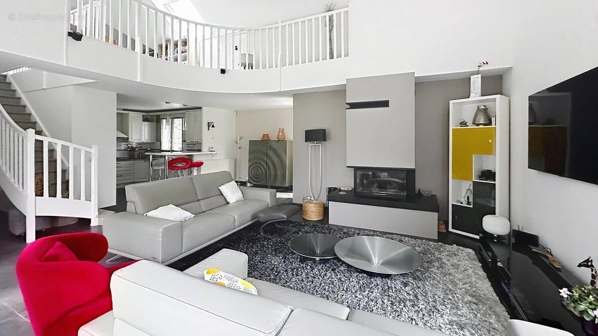 Photo 1 - Maison à OZOIR-LA-FERRIERE