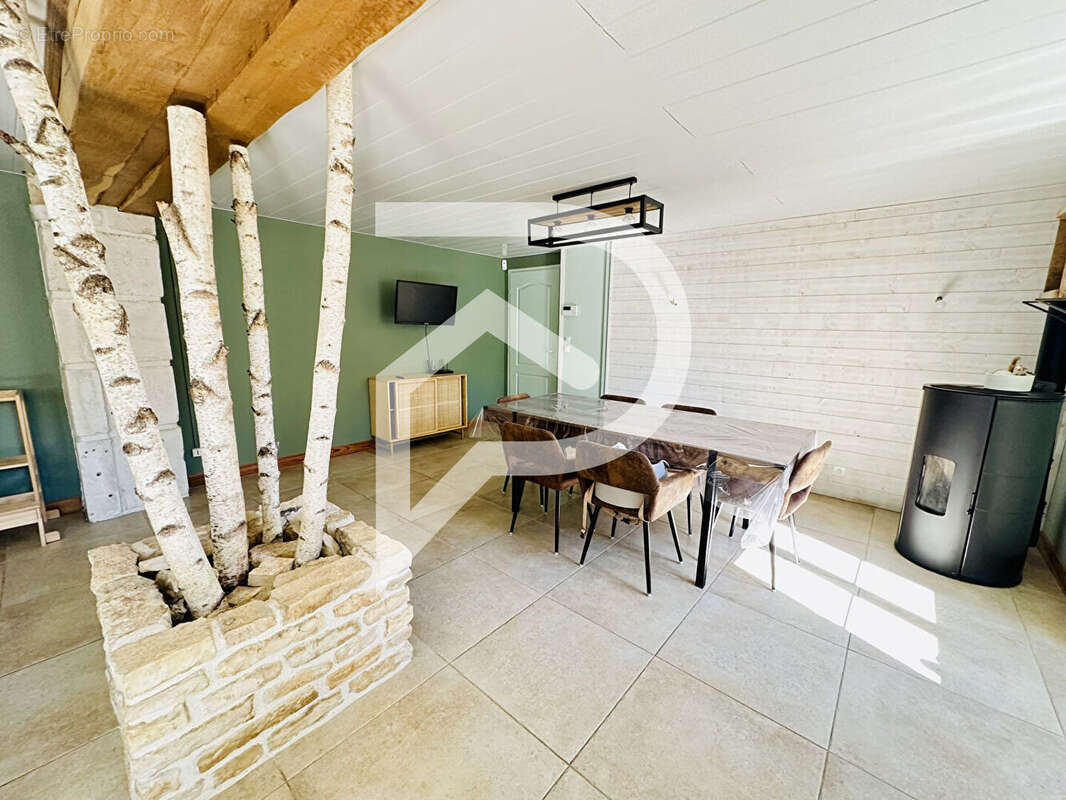 Maison à CHATEAUVILLAIN