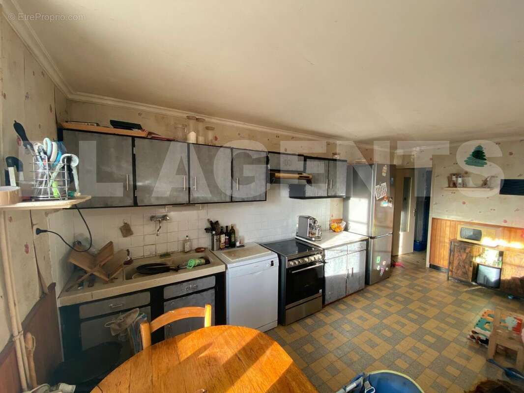 WhatsApp Image 2025-12-09 à 08 - Maison à YVRE-LE-POLIN