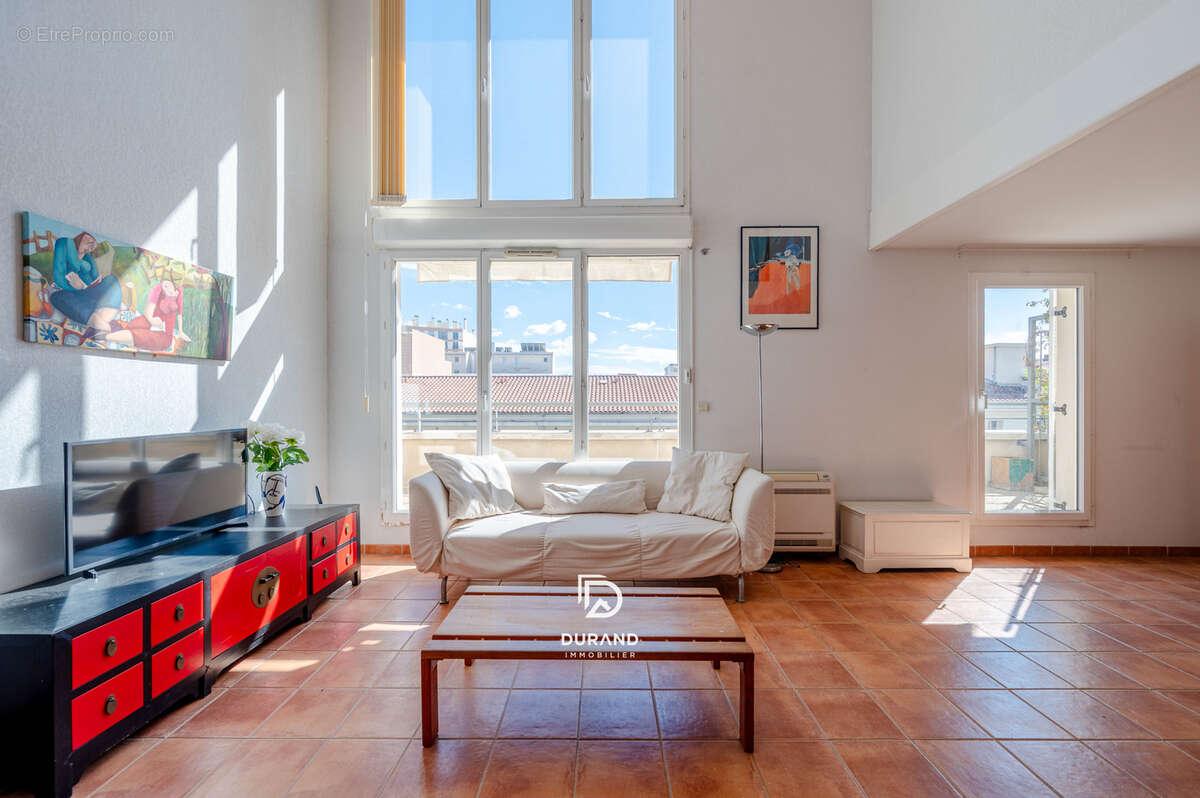 Appartement à MARSEILLE-2E