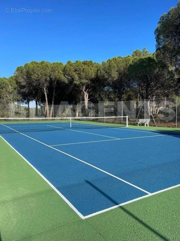 3bbdb4b6-2cf3-4170-992b-a2e30fdf53a5 - Appartement à SAINT-RAPHAEL