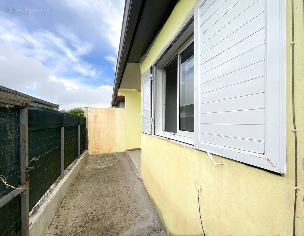 Maison à LES AVIRONS