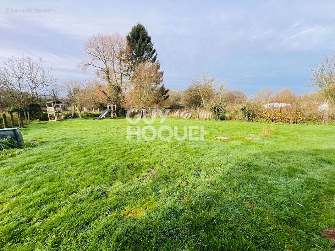 Maison à BAGUER-PICAN