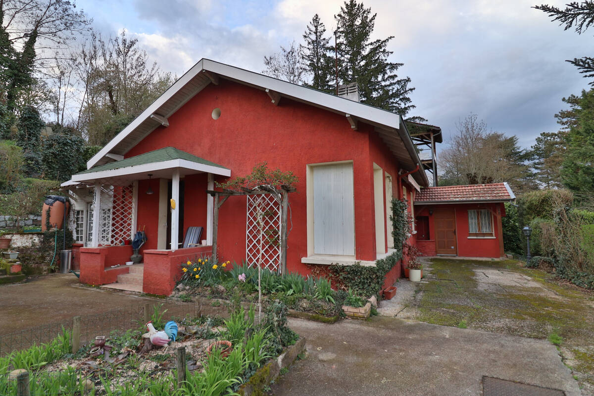 Maison à CHARBONNIERES-LES-BAINS