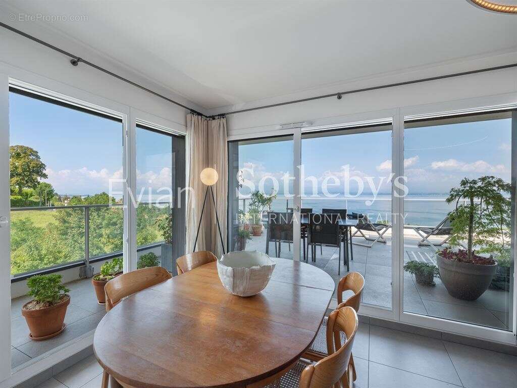 Appartement à NEUVECELLE